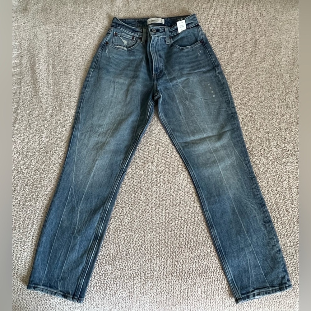 Abercrombie & Fitch High Rise Mom Jeans